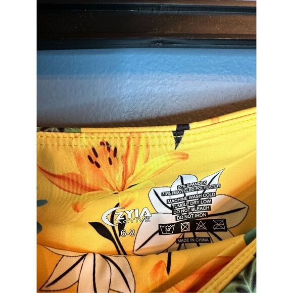 Zyia Active Women's Yellow Floral Mid Rise Leggings Skinny Stretch Size 6-8 - Picture 3 of 4